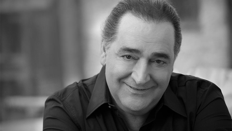 Η συναυλία-αφιέρωμα στον Βασίλη Καρρά πέτυχε τον σκοπό της