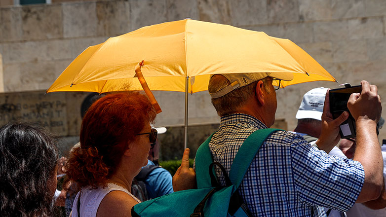 Καιρός: Στα «κόκκινα» και σήμερα η θερμοκρασία, «πιάνει» 41°C ο υδράργυρος