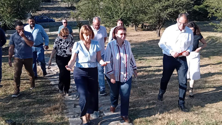 Η Λίνα Μενδώνη στο Ηράκλειο: Ανακοινώσεις για Νεώρια και Οικία Χρονάκη, επισκέψεις στις Δομές Χειροτεχνίας