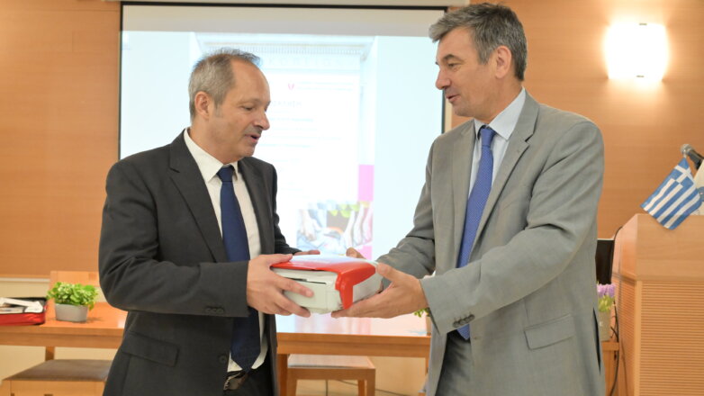 Δωρεά εξωτερικού απινιδωτή στο Χαροκόπειο Πανεπιστήμιο από την Ελληνική Καρδιολογική Εταιρεία