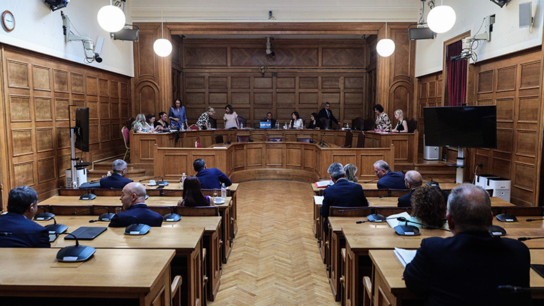 Ένταση στην Προκαταρκτική για τον Καραμανλή