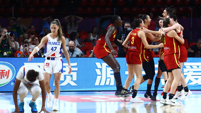 Ευρωμπάσκετ γυναικών: Πρόκριση-θρίλερ για την Ισπανία – Νίκησε 65-64 τη Γαλλία και πέρασε στον τελικό!