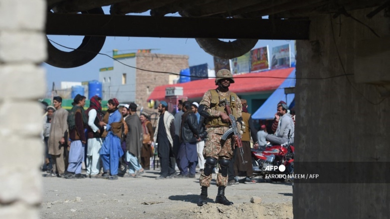 Πακιστάν: Δεκατρείς στρατιώτες νεκροί σε επίθεση αυτοκτονίας