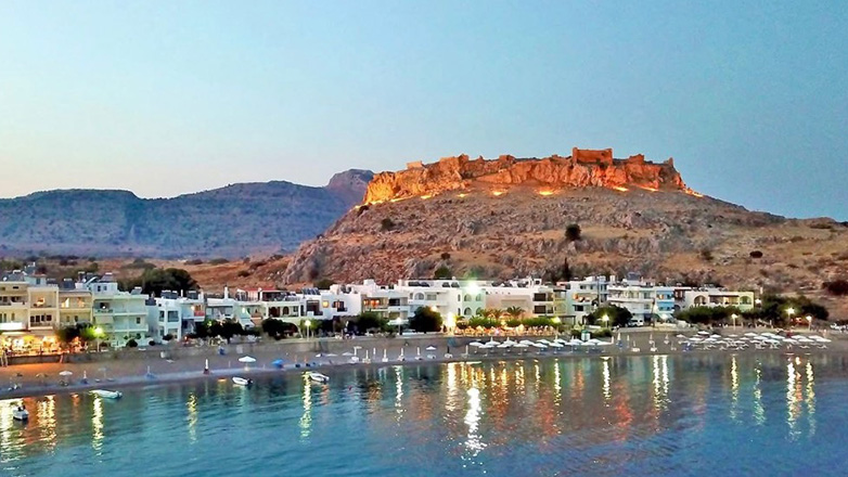 Ρόδος: Αθώοι οι Γερμανοί τουρίστες που κατηγορήθηκαν για φθορές αρχαιολογικού χώρου