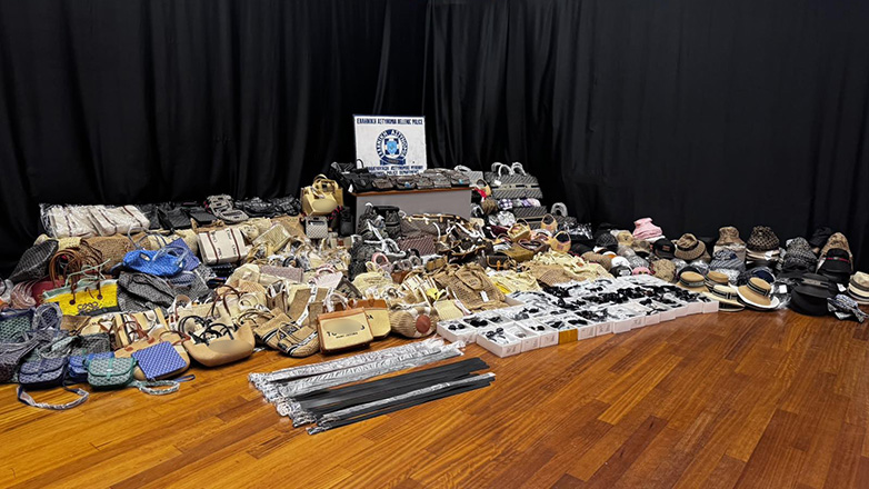 Έπιασαν χιλιάδες «μαϊμούδες» στη Μύκονο