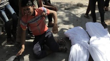 Haaretz: Ισραηλινοί στρατιώτες «διατάχθηκαν» να πυροβολούν σκόπιμα αμάχους στα κέντρα διανομής βοήθειας στη Γάζα