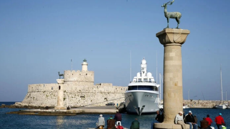 Συνελήφθη πλοίαρχος τουριστικού σκάφους στη Ρόδο