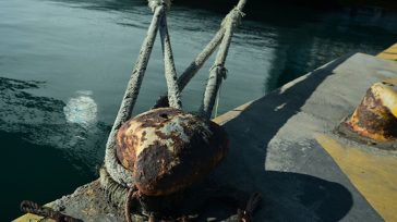 Δεμένα παραμένουν τα πλοία σε Πειραιά, Ραφήνα και Λαύριο – Κανονικά τα δρομολόγια για Αργοσαρωνικό