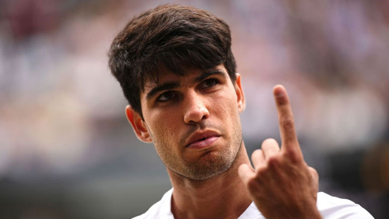 Γουίμπλεντον: Δυσκολεύτηκε ο Αλκαράθ, 3-2 σετ τον Φονίνι