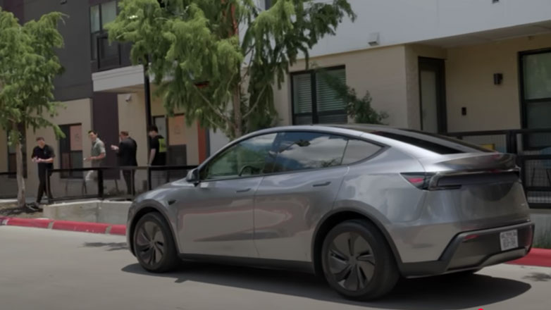 Δείτε το πρώτο Tesla στην ιστορία, που εντελώς αυτόνομα πήγε από το εργοστάσιο, στο σπίτι του αγοραστή (Βίντεο)