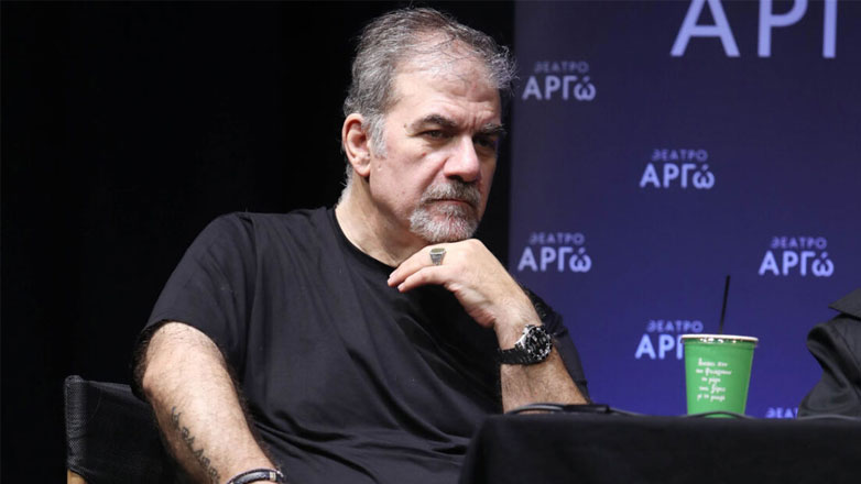 Δημήτρης Σταρόβας: Η συγκινητική επιστροφή του ηθοποιού στο θέατρο μετά το εγκεφαλικό επεισόδιο – «Η τέχνη είναι ο δρόμος μου»