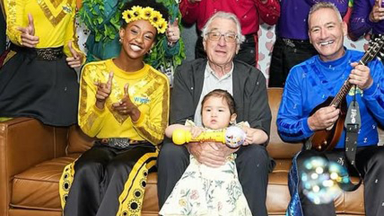 «The Wiggles»: Ο Ρόμπερτ Ντε Νίρο και η κόρη του Τζία σε παράστασή τους στη Νέα Υόρκη