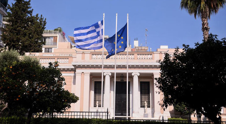 Κυβερνητικές πηγές: «Επίκαιρες» οι αναφορές Καραμανλή για τους θεσμούς και τη Δικαιοσύνη