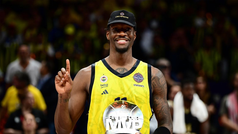 Φενέρμπαχτσε: Συμφώνησε με τους Φοίνιξ Σανς ο Χέιζ-Ντέιβις