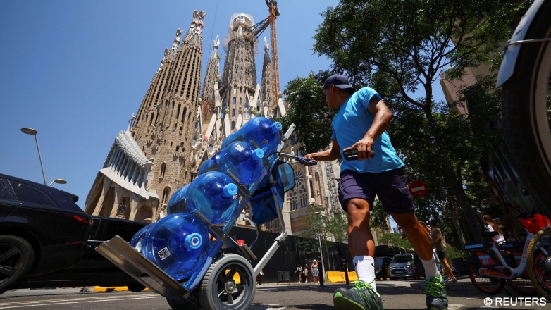 «Ψήνουν αυγά» στην άσφαλτο της Σεβίλλης