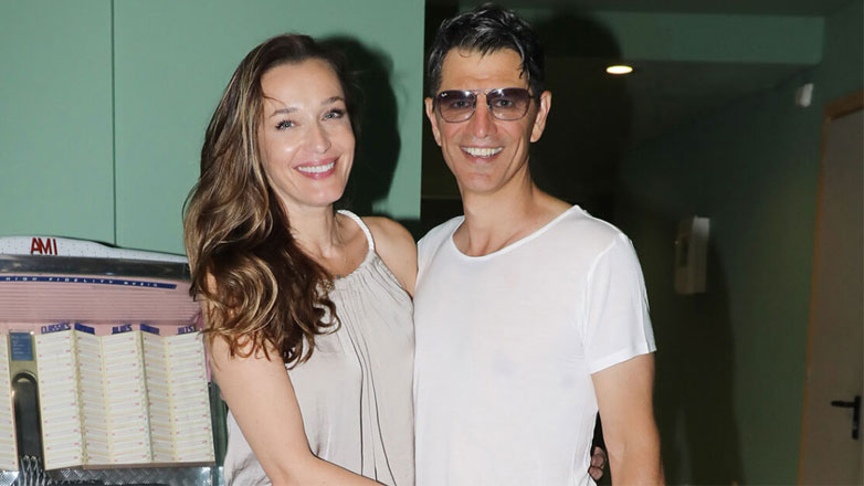 Κάτια Ζυγούλη: Σπάνια δημόσια εμφάνιση στη συναυλία του Σάκη Ρουβά στο Θέατρο Άλσος