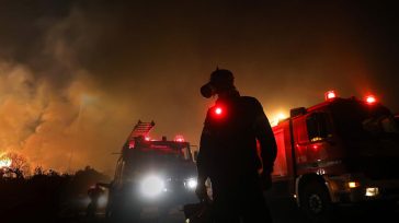 Σε ύφεση η μεγάλη φωτιά στο Πικέρμι – Κάηκαν σπίτια