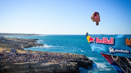 Το Red Bull Cliff Diving επέστρεψε σε ένα από τα πιο «δύσκολα» μέρη του πλανήτη