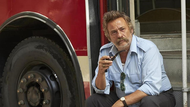 Ταινίες Πρώτης Προβολής: Η επιστροφή των δεινοσαύρων και το λεωφορείο των καταφρονεμένων