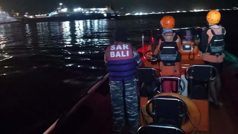 Ινδονησία: Τουλάχιστον τέσσερις νεκροί από το ναυάγιο πλοίου κοντά στο Μπαλί