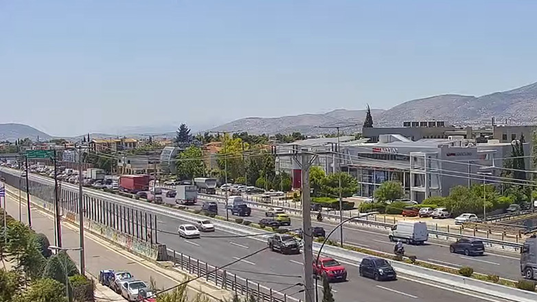 Σημειωτόν τα οχήματα στην κάθοδο του Κηφισού