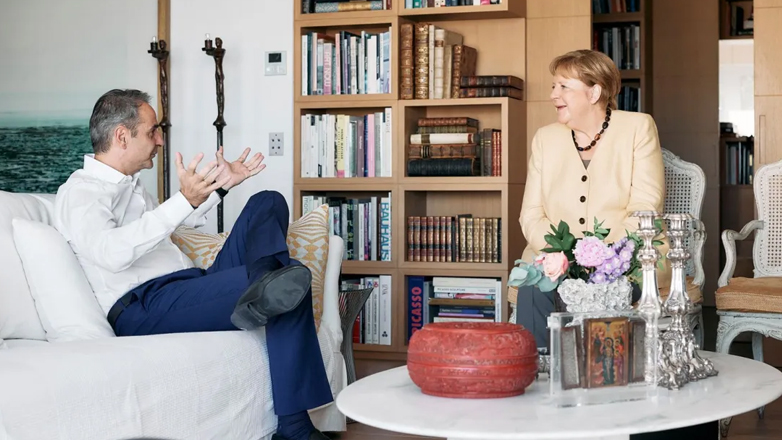 Ο Μητσοτάκης υποδέχθηκε την Μέρκελ για πρωινό