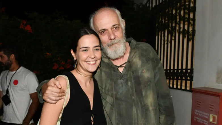 Γιώργος Κιμούλης: Στην πρεμιέρα της παράστασής του – Στο πλευρό του η κόρη του – Φωτογραφίες