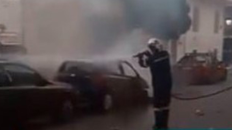 Λουτράκι: Αυτοκίνητο κάηκε ολοσχερώς
