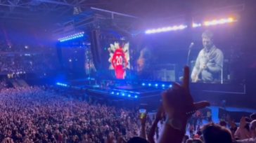 Συγκίνηση: Οι Oasis αφιέρωσαν το «Live Forever» στον αδικοχαμένο Ντιόγκο Ζότα
