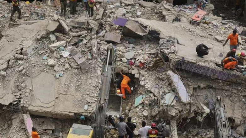 Πακιστάν: Τουλάχιστον επτά νεκροί από την κατάρρευση ενός κτιρίου