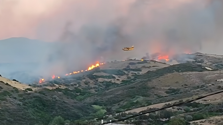 Σε ύφεση η φωτιά στα Μεσοχώρια Ευβοίας και στον Λιμνιώνα