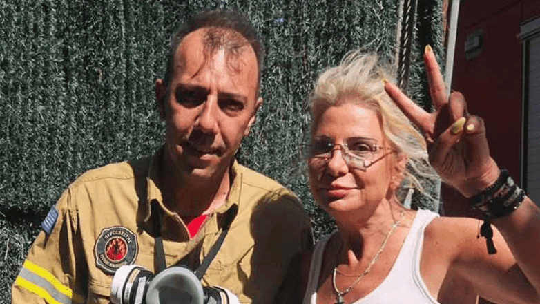 Στέλλα Μπεζαντάκου: Η φωτιά έφτασε μέχρι το εξοχικό της – Φωτογραφίες