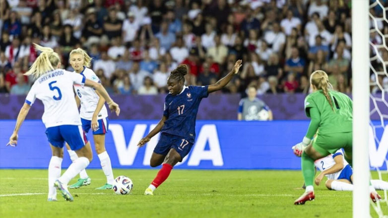 Euro 2025 γυναικών: Πρώτο «τρίποντο» για τη Γαλλία, 2-1 την Αγγλία