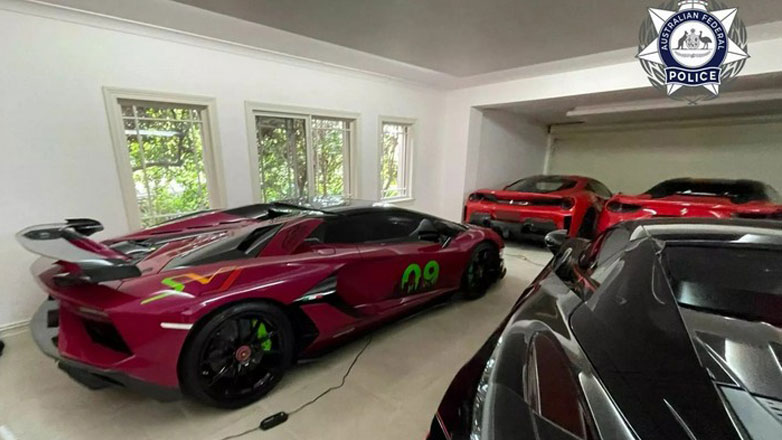 Φαρμακοποιός έπαιρνε επιδόματα και τα έκανε… συλλογή από supercars