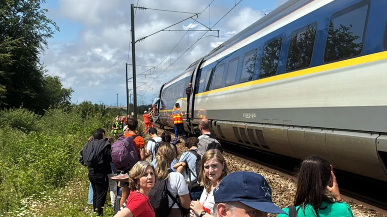 Γαλλία: Τρένο Eurostar με 800 επιβάτες καθηλώθηκε για 9 ώρες εξαιτίας τεχνικού προβλήματος