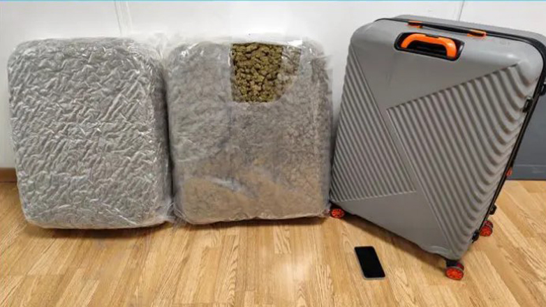 Συνελήφθη μέλος διεθνούς σπείρας στο «Ελ. Βενιζέλος» με περίπου 19 κιλά ακατέργαστη κάνναβη