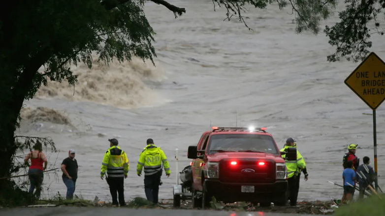 Πλημμύρες στο Τέξας: Οι Αρχές μειώνουν τον αριθμό των αγνοουμένων σε 3