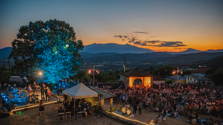 «Γιατί ‘ναι μαύρα τα βουνά 2025»: Ταξίδι από την Κόνιτσα στο κέντρο της Μουσικής και της ανθρώπινη σύνδεσης