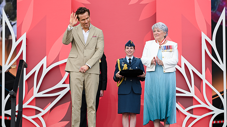 Ο Ράιαν Ρέινολντς τιμήθηκε με τον τίτλο του Αξιωματικού του Τάγματος