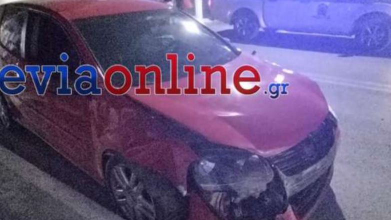 Αυτοκίνητο έπεσε πάνω σε κολώνα και την γκρέμισε