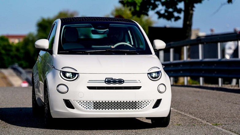 Fiat 500: Νέα υβριδική έκδοση, για όσους δεν είναι έτοιμοι για αμιγώς ηλεκτρικά σύνολα