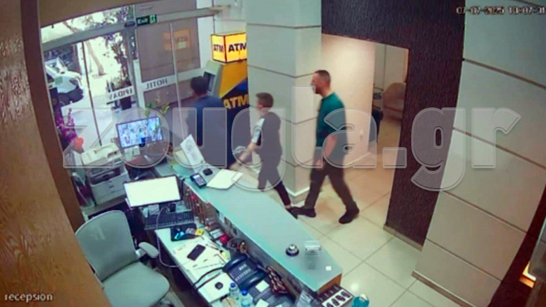 Φωτογραφία ντοκουμέντο: Η στιγμή που συλλαμβάνουν την Ειρήνη Μουρτζούκου