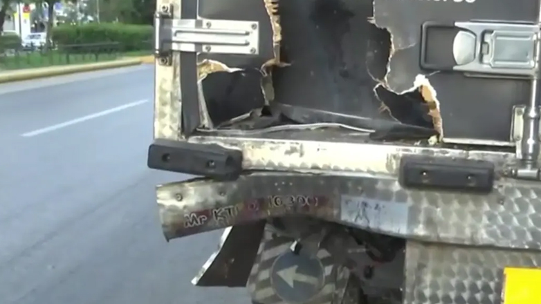 Καλλιθέα: Αστυνομικός ο νεκρός οδηγός του δικύκλου που «καρφώθηκε» σε φορτηγό