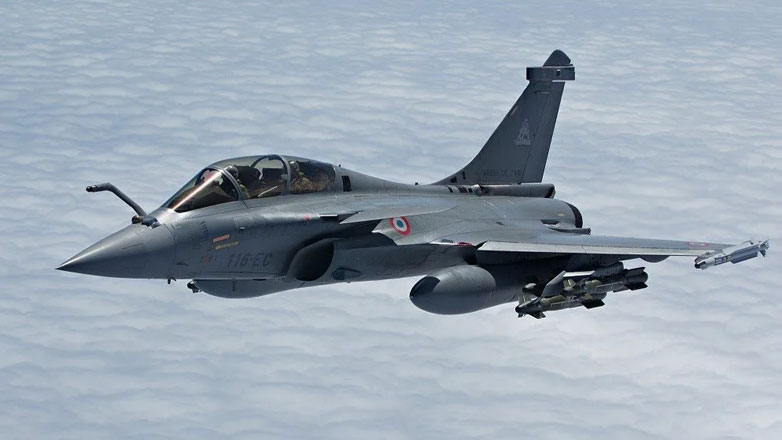 Συνελήφθησαν 4 Aσιάτες που φωτογράφιζαν Rafale στην Τανάγρα