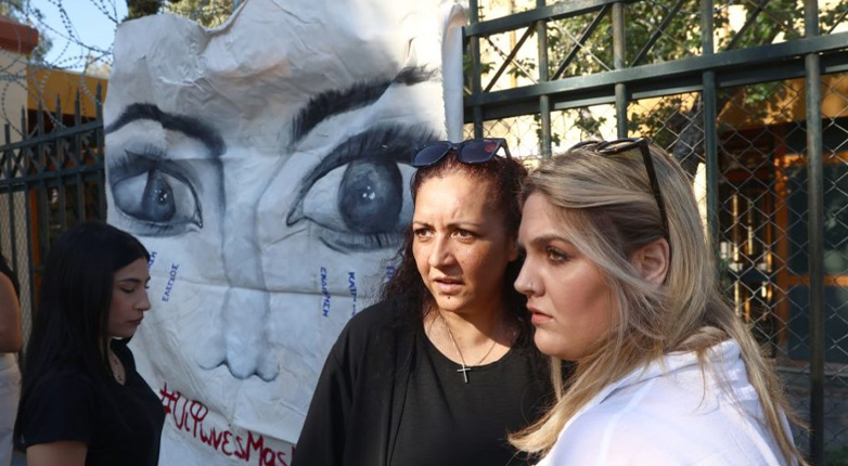 Ένταση μεταξύ των μανάδων στη δίκη για τη δολοφονία της Κυριακής