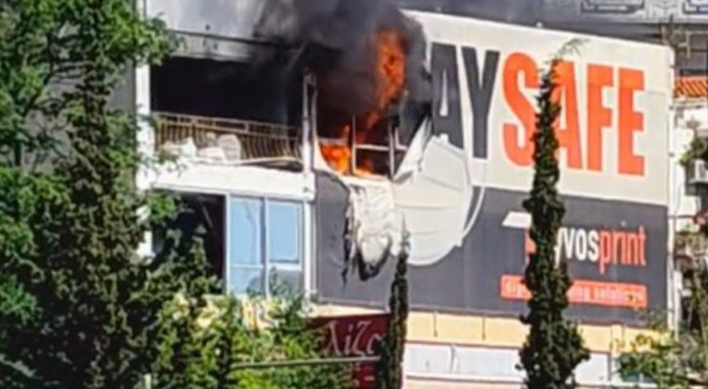 Βίντεο από την πυρκαγιά σε κτήριο στην Ηλιούπολη