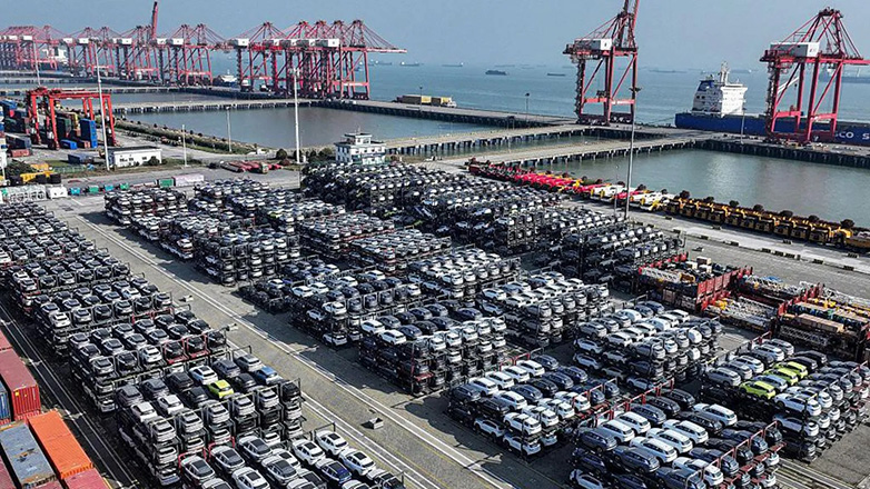 Πώς η Κίνα έκανε κυρίαρχα τα ηλεκτρικά της οχήματα