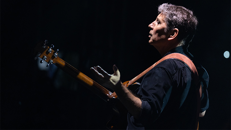 Ο Σωκράτης Μάλαμας επιστρέφει με την Ιουλία Καραπατάκη στην Αθήνα