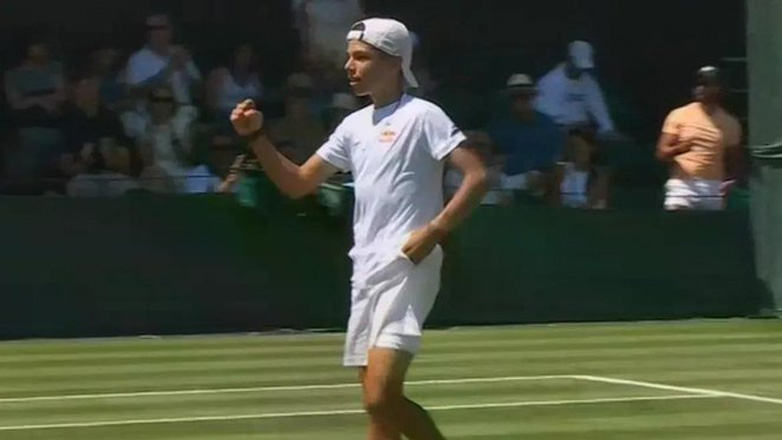 Στον τελικό του Wimbledon U14 ο Παγώνης!