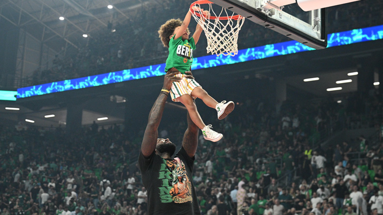 Οι ευχές της ΚΑΕ Παναθηναϊκός στον Λεσόρ για τη γέννηση της κόρης του!